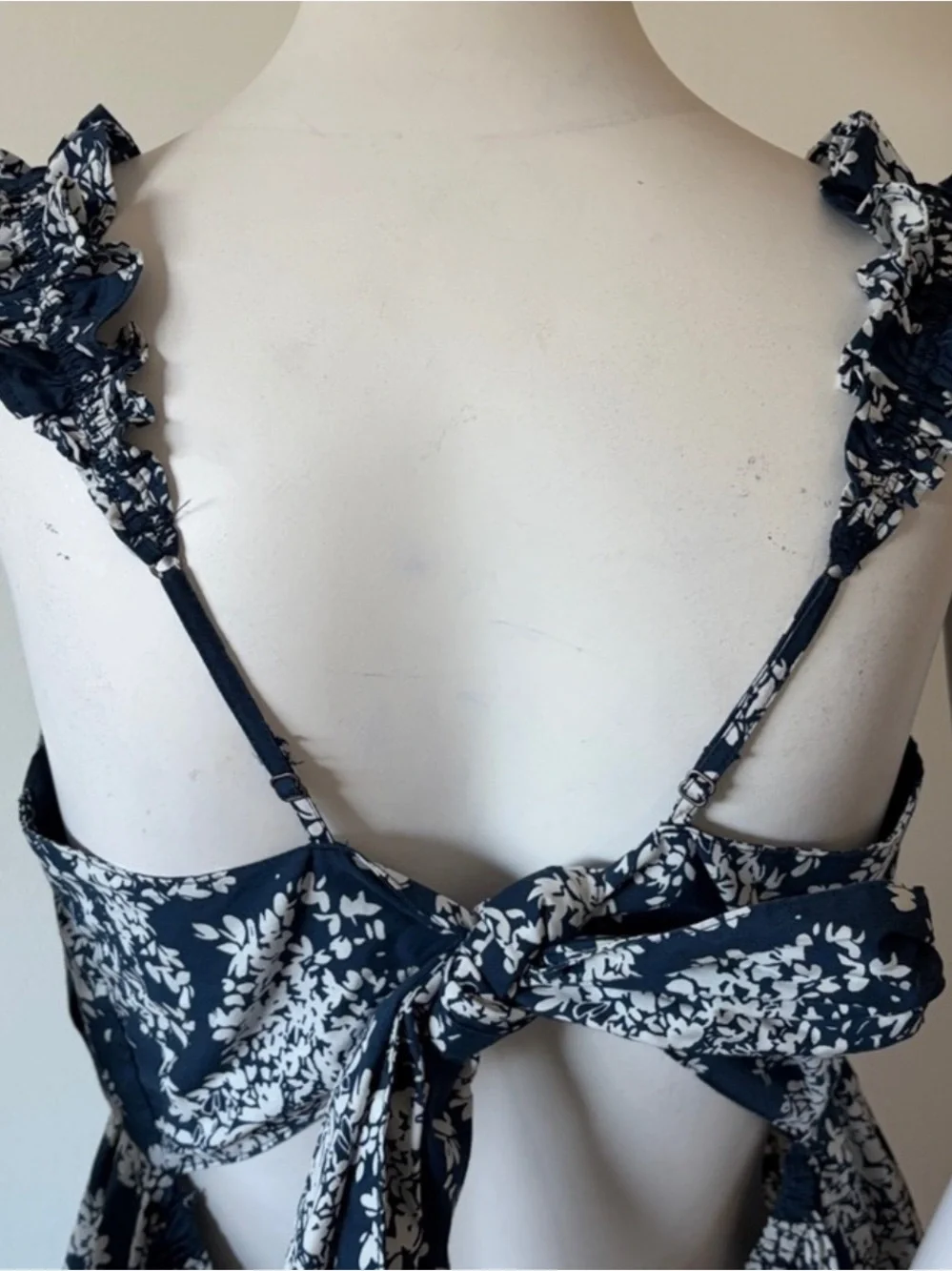 Abercrombie & Fitch | Stunning Navy & White Flowing Maxi Dress | Size: Medium
